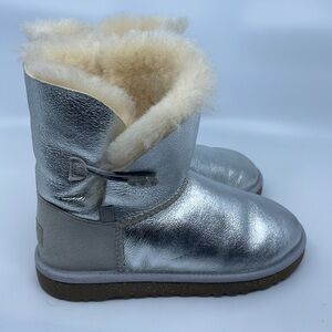 Women’s UGG boots 3375 size 4